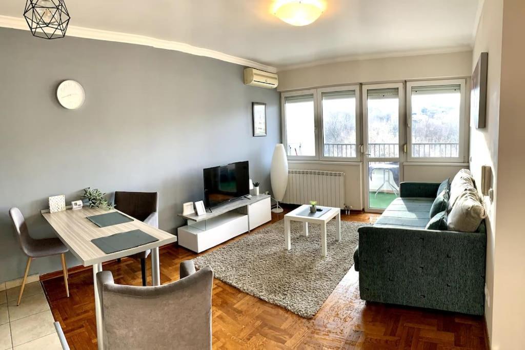 Sunkissed Apartment Belgrado Exterior foto